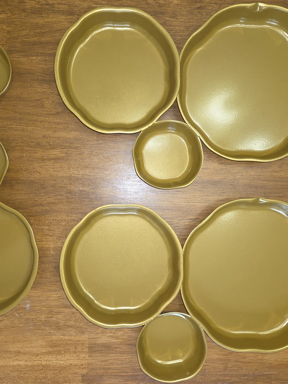 9 Cluster Of Decorative Scalloped Serving Bowls - Gold Set- Parties, Charcuterie